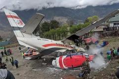 又一架飞机失事了 发生在珠穆朗玛峰附近